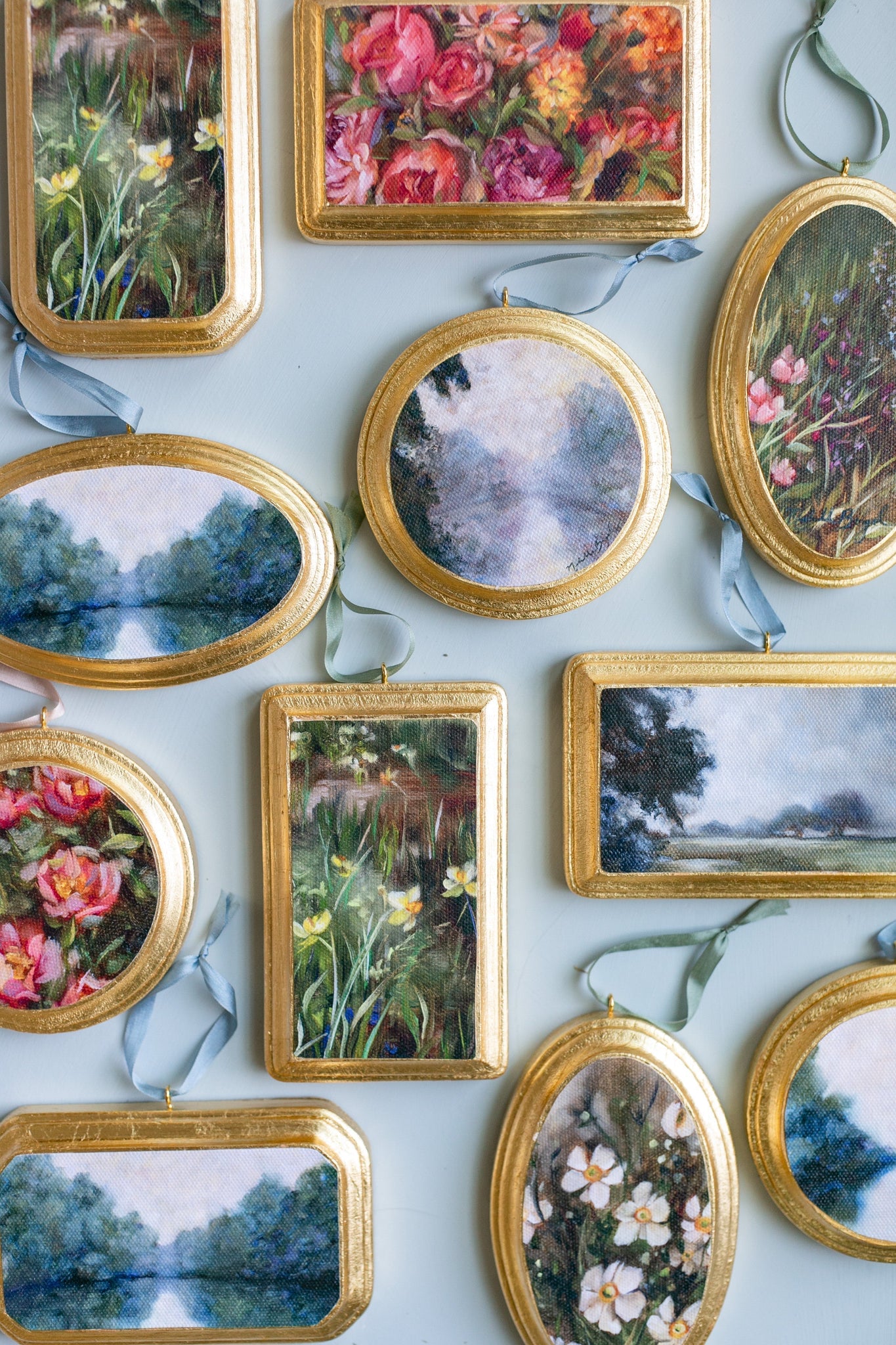 Oval Ornament - Anemones